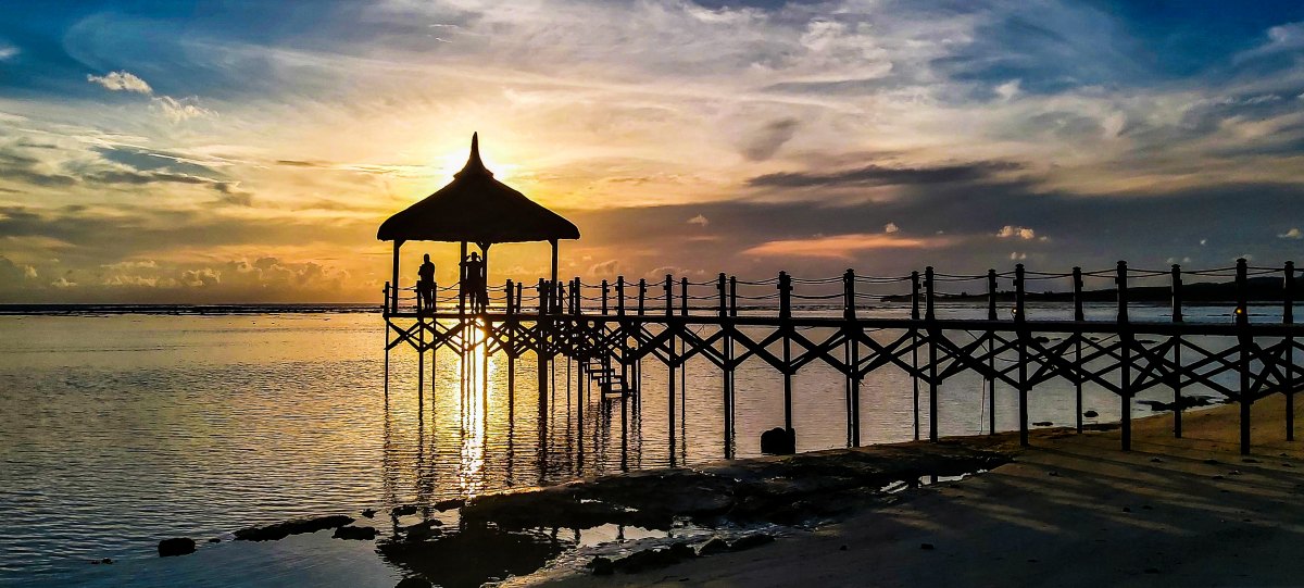 100+ Free Photos - Panorama of Shanti Mauritius beach & jetty